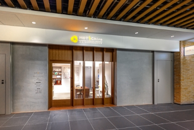 田町駅直結のビルです。